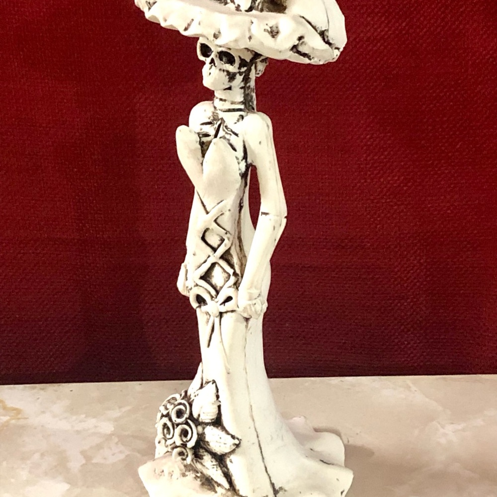 Elegant and Sexy Catrina with Floral Hat in White Skeleton Figurine